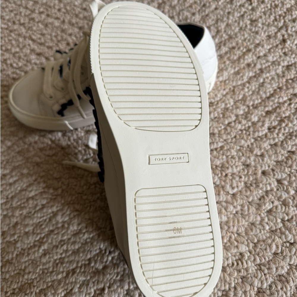Sneakers - Picture 4 of 4